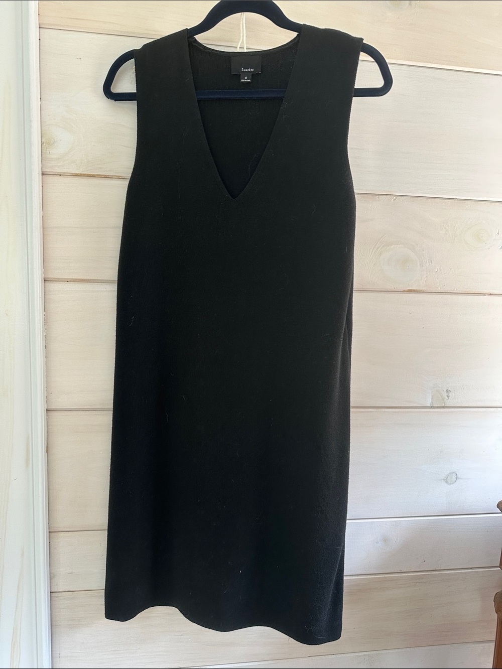 Lumiere Black V-Neck Sleeveless Shift Dress knit